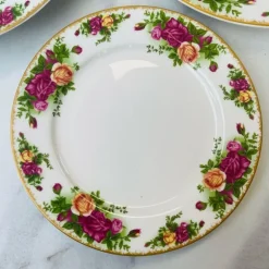 18 Piece Plate Set Old Country Roses