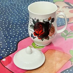Red Roses Mug With A Lid (single mug)
