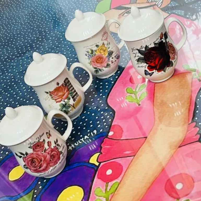 Red Roses Mug With A Lid (single mug)