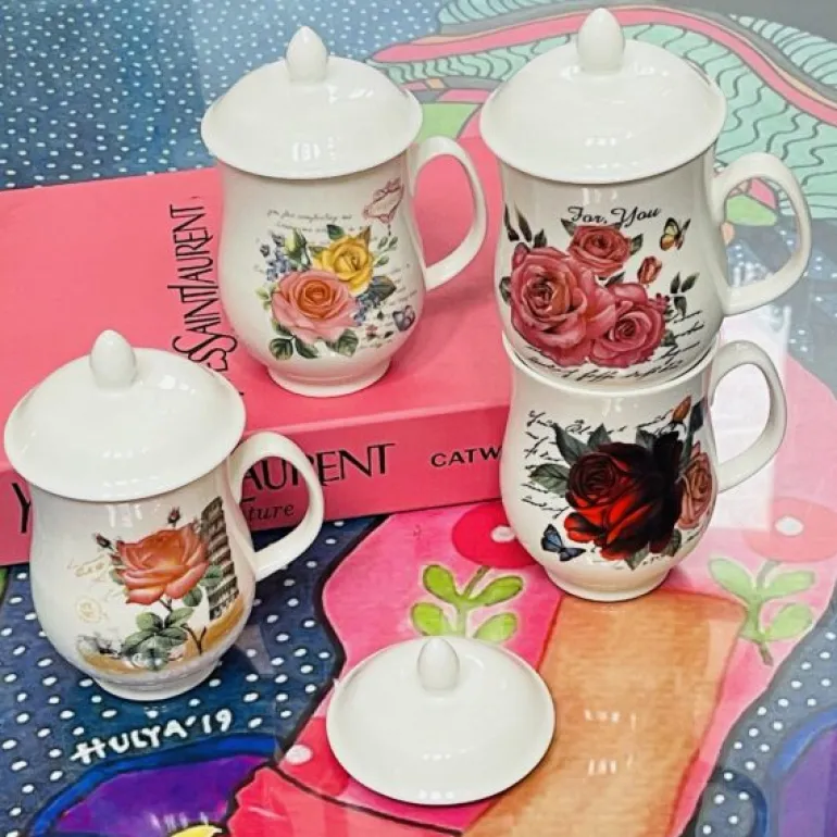 Red Roses Mug With A Lid (single mug)