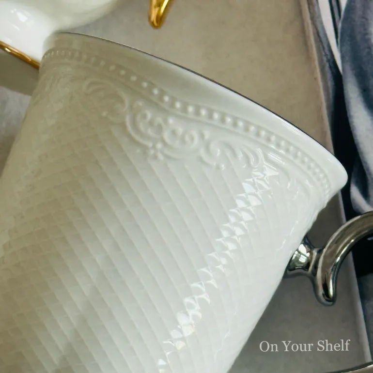 The Embossed Charm Mugs Gold/Silver