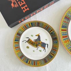 The Nomadic Majesty Collection (18 Piece Plate Set)