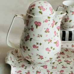 The Pink Love Affair (six mugs, one teapot, one tray)