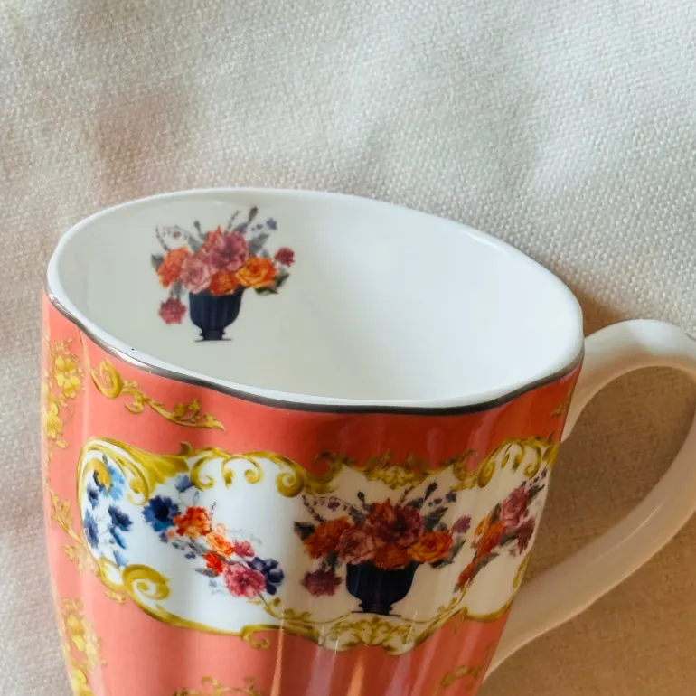 The Queen Garden Series -Caffeinated Chapters (single mug)