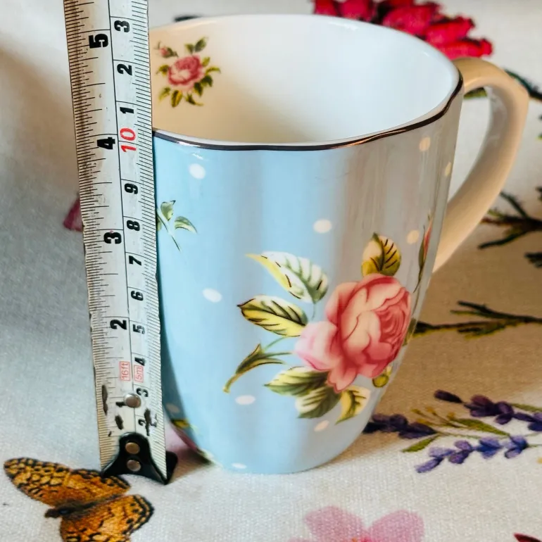 The Queen Garden Series -Caffeinated Chapters (single mug)